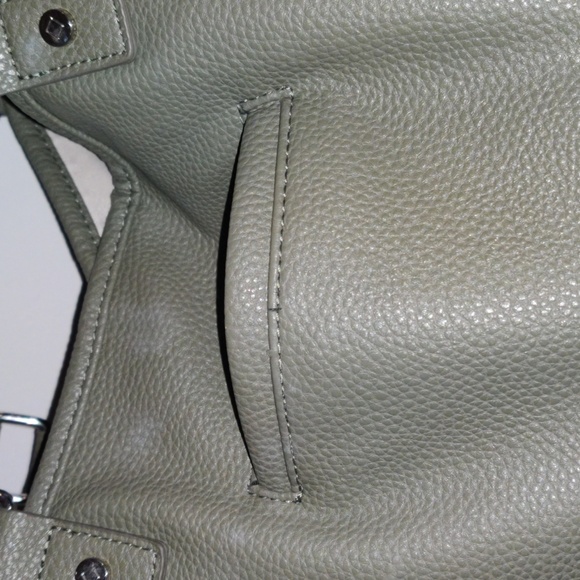 Purse ( No Name) - Picture 2 of 4